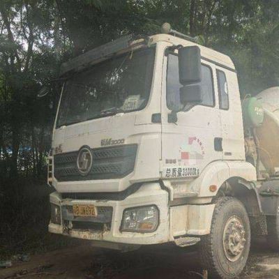 12m3 Diesel Sinotruk Betonmixer Truck met hydraulisch stuur en band