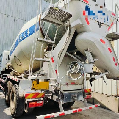 Sinotruk 8m3 Diesel Agitator Truck met hydraulisch stuur