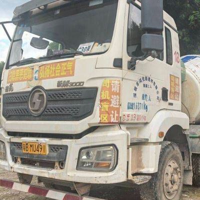 Brandstof- 6x4 Hydraulisch stuur Sinotruk 2m3 Betonmixer Truck voor zware toepassingen