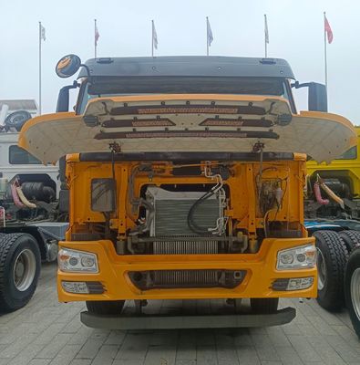 6×4 handgeschakelde 2024 Gebruikte Chinese HOWO transportwagen met 1000L brandstoftank