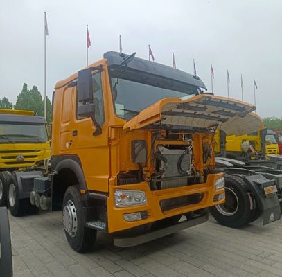 Handgeschakelde HOWO Diesel Truck Head met 600L tank