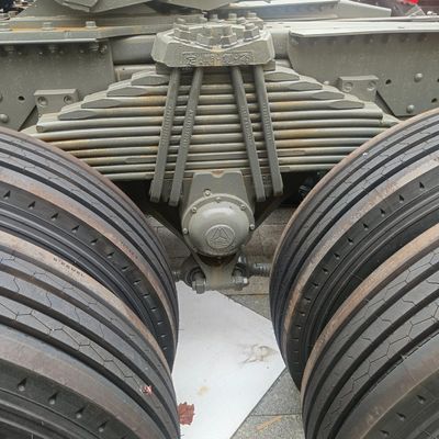 680.00cm * 255.00cm * 380.00cm Pakketgrootte Sitrak Traktortruck met 1000L brandstoftank