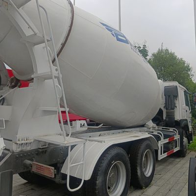 Sinotruk Chassis HOWO 12m3 Zelfbetonmengtruck voor zware bouwmachines