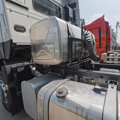 ISO-gecertificeerde zware HOWO-tractortruck voor industrieel vervoer en mijnbouwapparatuur