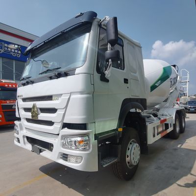 Draagbare cementmixer met Sinotruk-chassis en banden Dieselbrandstof Betonmixer