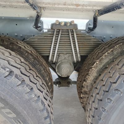 Op maat gemaakte banden Hydraulisch stuur Agitator Truck voor bouwvoertuigen