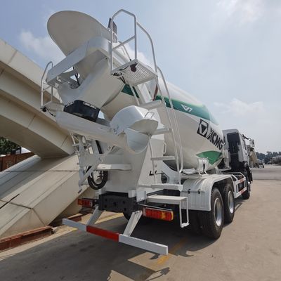 1024.00cm * 250.00cm * 345.00cm Zware betonmixer met banden en hydraulisch stuur
