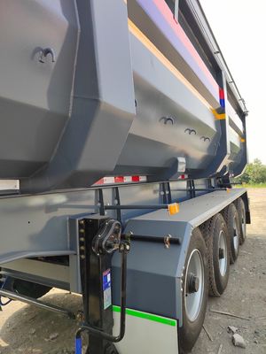 Op maat gemaakte kleuren zelfontlaadbare graantransport aanhangwagen 8000-9000 mm wielbasis en meer