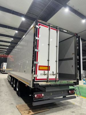 Verkoelde vrachtwagen met een hoge capaciteit voor de levering van vlees en zeevruchten van koolstofstaal