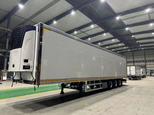 Verkoelde vrachtwagen met een hoge capaciteit voor de levering van vlees en zeevruchten van koolstofstaal