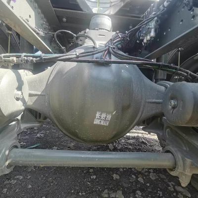 Gebruikte buisloze zware trekker vrachtvervoertruck Sitrak met een brandstofcapaciteit van 600 liter