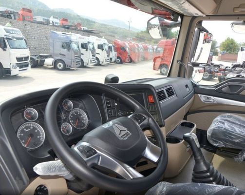 336 pk Sinotruk HOWO vrachtvoertuig met ≤ 5 zitplaatsen en betaalbaar CNG/LNG