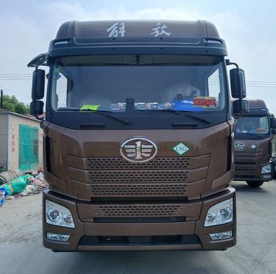 Verkoop van 2024jh6 Transport 6X4 Tractor Truck met 7.435m*2.55m*3.705m Grootte en 6 maanden