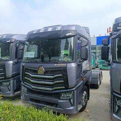 Nationale zware vrachtwagen HOWO700HP 6x4 10 wielen gebruikte tractievervoertruck in 2024