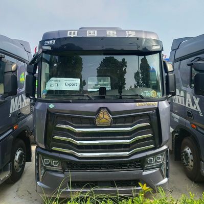 Hoogwaardige HOWO LNG-tractor Truck Head Package Grootte 781.00cm * 253.00cm * 398.00cm
