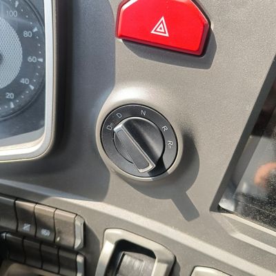 Hoogwaardige HOWO-gastruck met aandrijvingshulp en materiaal van een vrachtdoos van koolstofstaal