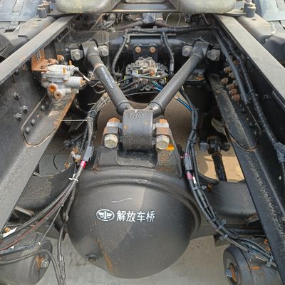 Jh6 420 zware vrachtwagen met op maat gemaakt Sinotruk-chassis en hydraulisch stuur