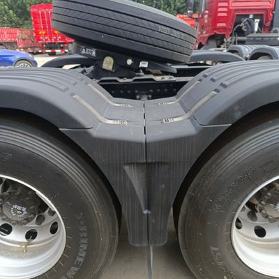 s Dongfeng Tianlong 6X4 Gas aangedreven trac met geavanceerde roll bars 7.81m*2.55m*3.96m Grootte