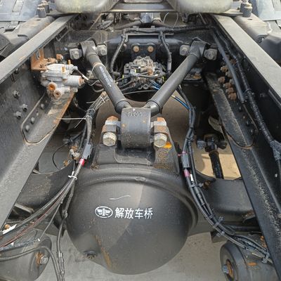 510 pk FAW Jiefang J6p Gas 6X4 en 6X2 Traction Transport Trucks 7.40m*2.55m*3.76m