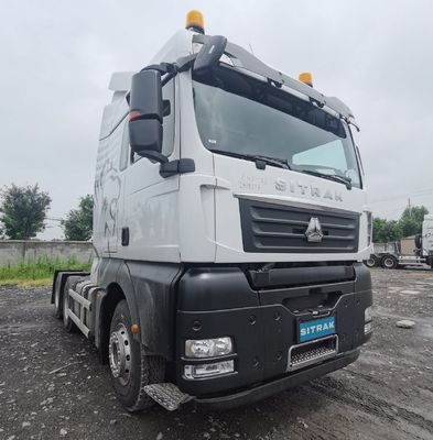 Duurzame Sinotruk Sitrak trekker vrachtwagen voor het trekken van een halve aanhangwagen krachtig ZZ4257N3247E1H