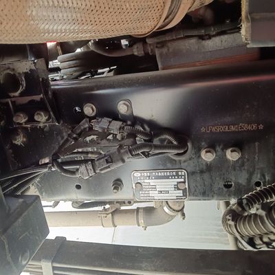 Verkoop van bandengas 6X4 vrachtwagen met handgeschakelde versnellingsbak en laadbak van koolstofstaal