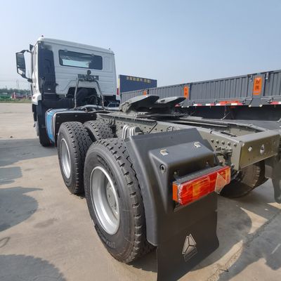 Materiaal van koolstofstaal HOWO Duurzaam tractor Gebruikte vrachtwagen 6500.000kg Pakket Bruto gewicht