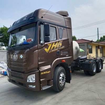 Vervoertruck 4*2 met handgestuurde transmissie met bevrijding Jh6 en krachtondersteuning