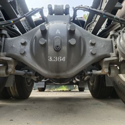 Haowo LNG Traktor Truck 580HP tot 700HP Traktor met aangepaste aandrijflijn 6×4
