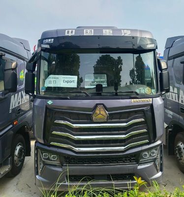 2024 Euro6 HOWO LNG-tractiewagen 6 * 4/4 * 2/6 * 2 480 pk tot 700 pk Transportwagen