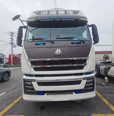Zilveren motorcomponenten voor HOWO Traktor Truck 6X4 230.00cm * 110.00cm * 130.00cm Top