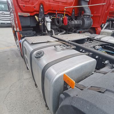 JAC 6X4 Truck met 600L brandstoftank Buisloze bandenontwerp 351-450 pk